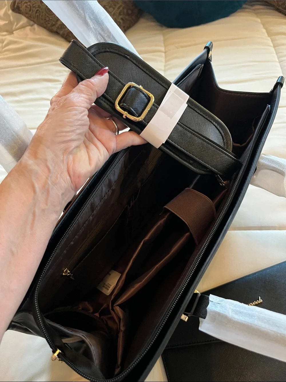 Great Multi-Use Tote, Large Computer Bag, Wristlet, Or Versatile Cross Body Bag